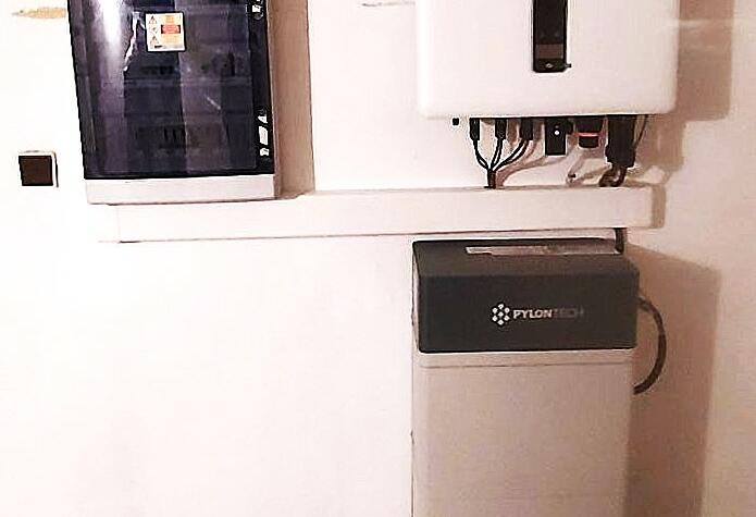 Reference: Fotovoltaická elektrárna s dobíjecí stanici pro elektromobil a GreenBoxem - Kozlovice