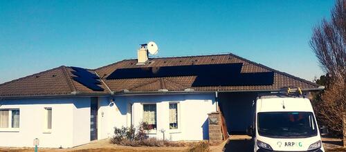 Reference Fotovoltaická elektrárna na míru s baterií - Branišovice 