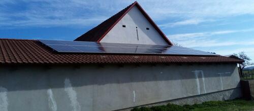 Reference Fotovoltaická elektrárna s baterií a chytrým řízením GreenBox - Kostelec nad Vltavou
