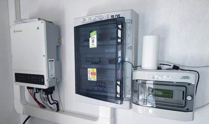 Reference: Fotovoltaická elektrárna s baterií a chytrým řízením GreenBox - Kostelec nad Vltavou