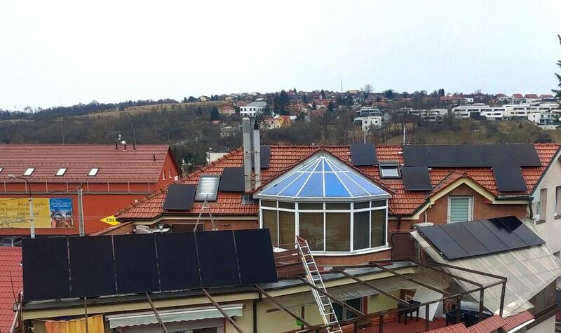 Reference: Fotovoltaika s baterií a dobíjecí stanici pro elektromobil - Zlín