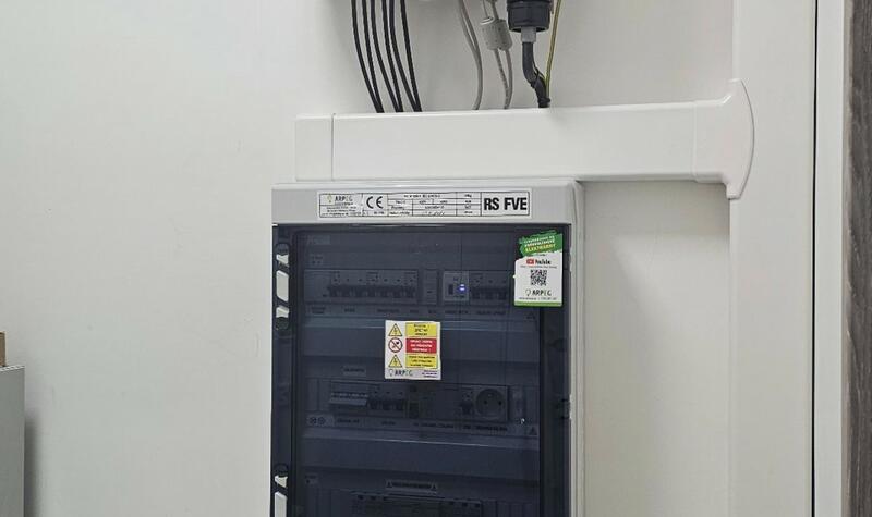 Reference: Inteligentní fotovoltaický systém s GreenBoxem a podporou pro elektromobily - Liberec 