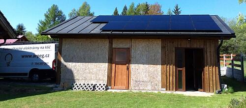 Reference Fotovoltaika s výkonem 9,9 kWp a chytrým řízením GreenBox - Abertamy Karlovarský kraj