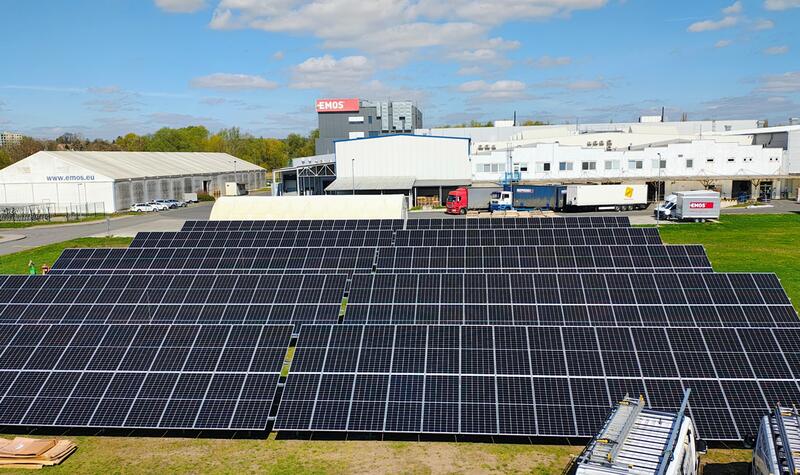 Reference: Firemná fotovoltaika pre EMOS s výkonom 203,5 kWp v Přerově 
