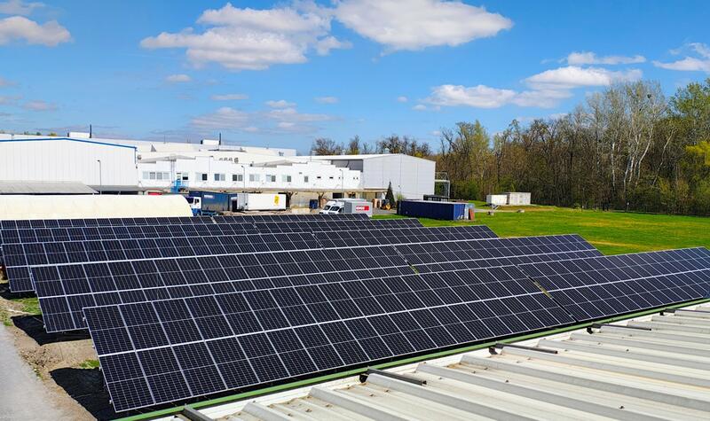 Reference: Firemná fotovoltaika pre EMOS s výkonom 203,5 kWp v Přerově 