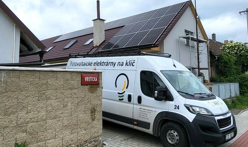 Reference: Solární elektrárna s baterii a řídicí jednotkou GreenBox - Mělnické Vtelno