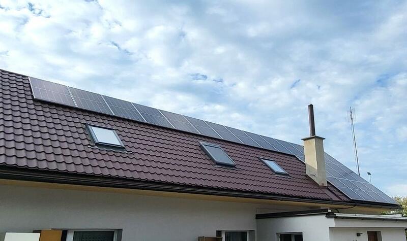 Reference: Solární elektrárna s baterii a řídicí jednotkou GreenBox - Mělnické Vtelno
