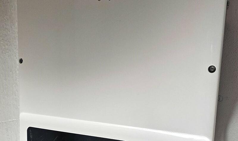 Reference: Solární elektrárna s baterii a řídicí jednotkou GreenBox - Mělnické Vtelno