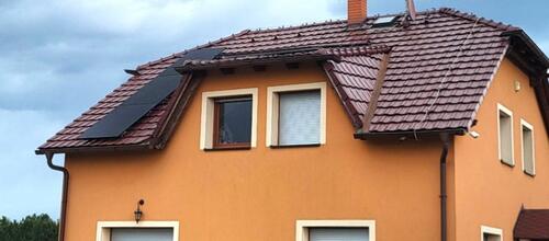 Reference FVE s bateriovým úložištěm a řídící jednotkou GreenBox - Písková Lhota 