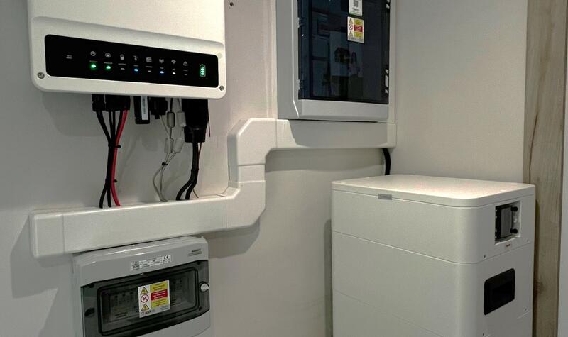 Reference: Solární elektrárna s chytrým řízením pomocí GreenBoxu - Dvůr Králové nad Labem