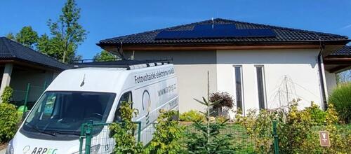 Reference Chytrá FVE s dobíjecí stanici pro elektromobil - Kly 