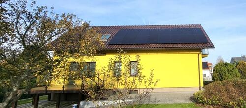 Reference Fotovoltaika s bateriovým úložištěm a chytrým řízením GreenBox - Milčice