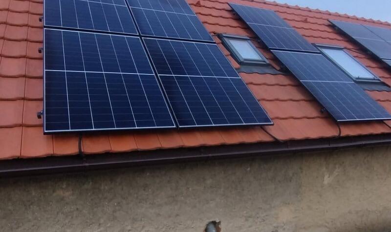 Reference: Fotovoltaická elektrárna s baterií a řídicí jednotkou GreenBox - Chrást 