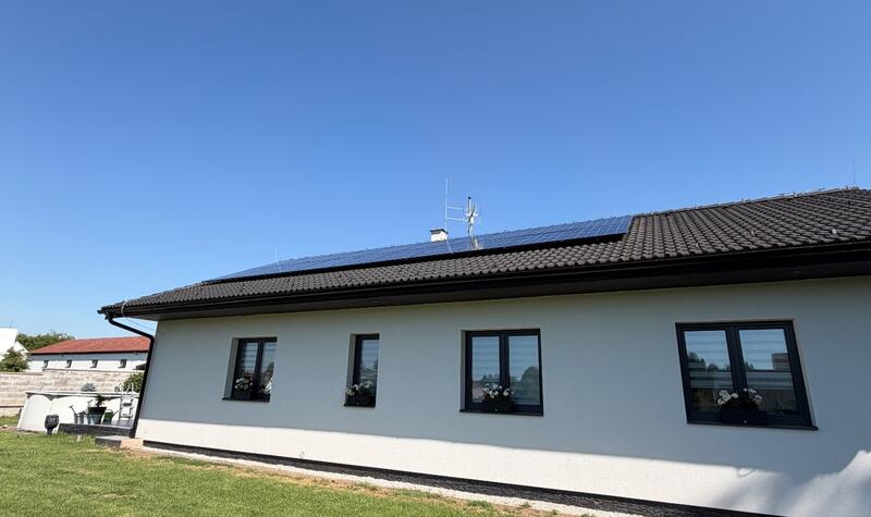 Reference: Fotovoltaická elektrárna s řídicí jednotkou GreenBox v Hořice 