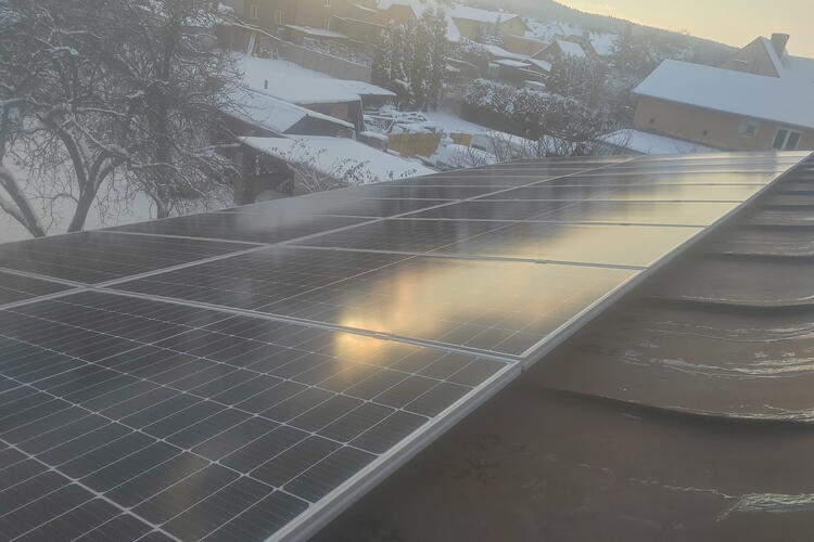Reference: Fotovoltaická elektrárna s bateriovým úložištěm- Háj ve Slezsku - Lhota 