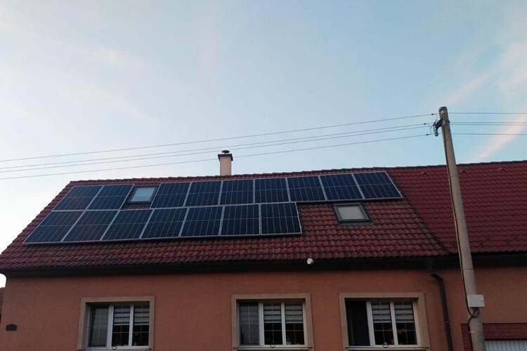 Reference: Fotovoltaika s vyřízením dotace- Ronov nad Doubravou 