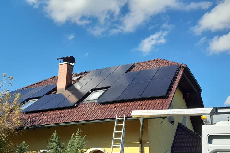Reference: Fotovoltaická elektrárna s dotací NZÚ- Kunín 