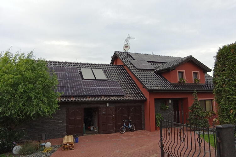 Reference: Fotovoltaická elektrárna s dotací NZÚ- Těšnovice 