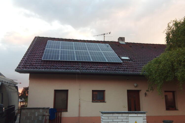 Reference: Fotovoltaická elektrárna s vyřízením dotace- Hůry 