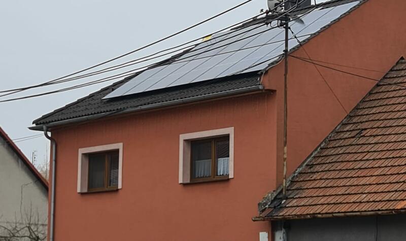 Reference: Fotovoltaická elektrárna s baterií na klíč- Podhradní Lhota 