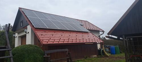 Reference Fotovoltaická elektrárna s bateriovým úložištěm- Veselá