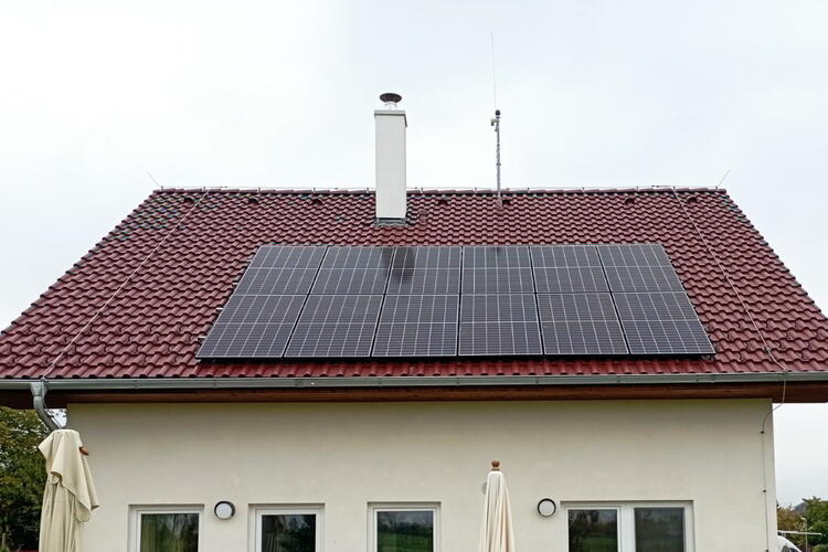Reference: Fotovoltaika s dotací na bateriový systém- Vojkovice 