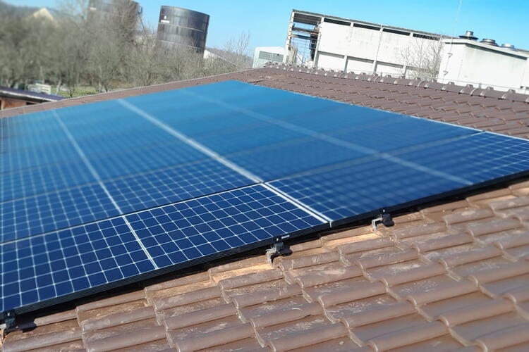 Reference: Fotovoltaická elektrárna s vyřízením dotace- Doubravy 