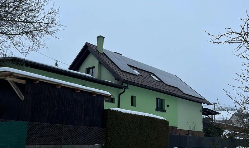Reference: Fotovoltaická elektrárna s dotací na bateriový systém- Česká Čermná 