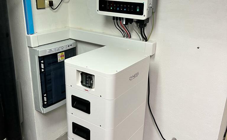 Reference: Fotovoltaická elektrárna s dotací na bateriový systém- Česká Čermná 