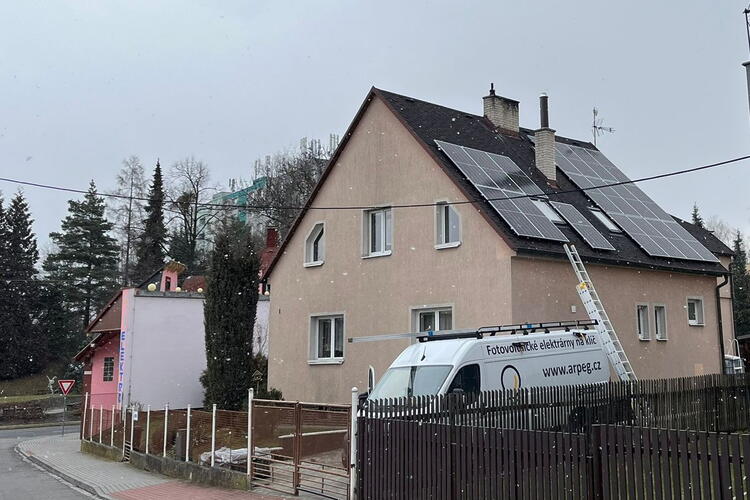 Reference: Fotovoltaická elektrárna s vyřízením dotace- Hlučín 