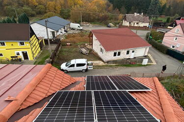 Reference: Fotovoltaická elektrárna s dotací NZÚ- Božičany 
