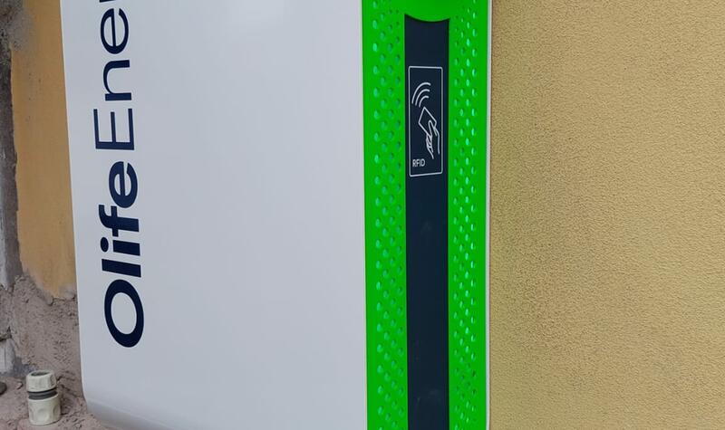 Reference: Fotovoltaická elektrárna s vyřízením dotace- Kladno- Dubí 