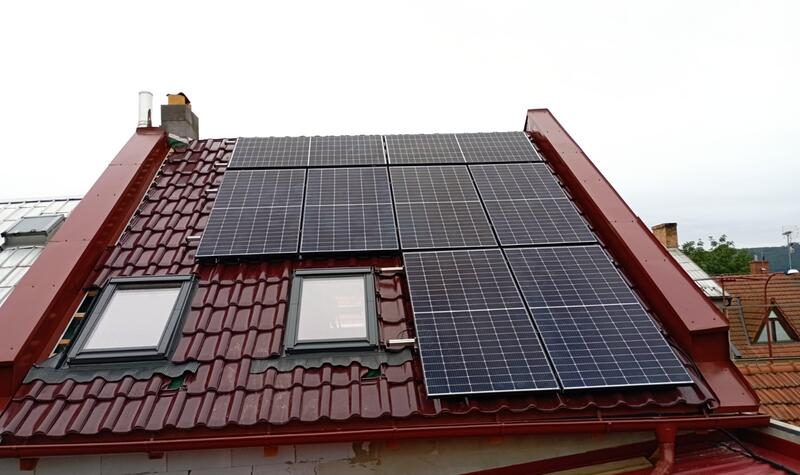 Reference: Fotovoltaická elektrárna s vyřízením dotace- Kostelec na Hané 