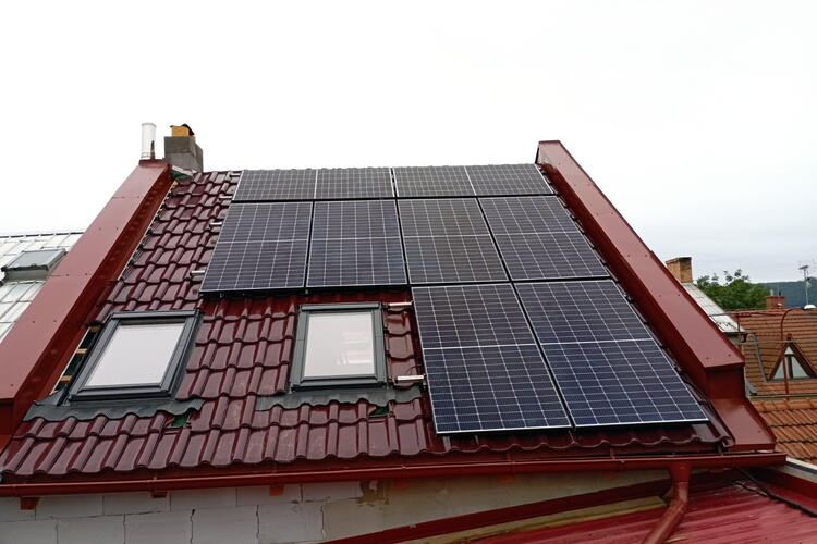 Reference: Fotovoltaická elektrárna s vyřízením dotace- Kostelec na Hané 