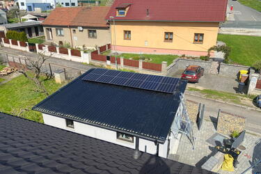 Reference: Fotovoltaická elektrárna s vyřízením dotace instalována v Berouně 