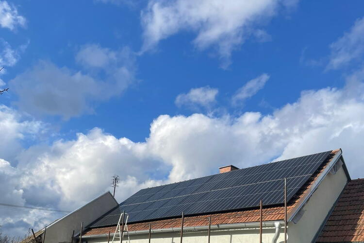 Reference: Fotovoltaika s vyřízením dotace realizována v Kamenné 