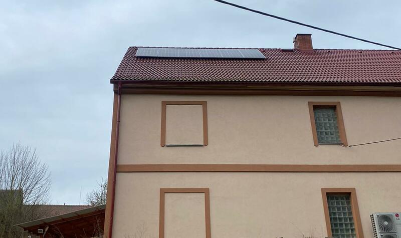Reference: Instalace fotovoltaické elektrárny s bateriovým úložištěm- Deštnice - Sádek