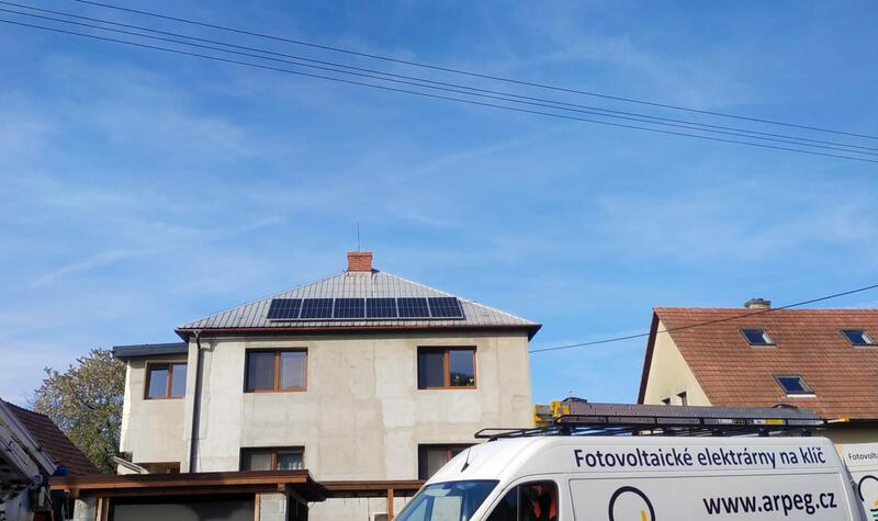 Reference: Fotovoltaická elektrárna s vyřízením dotace realizována v Podhradní Lhotě