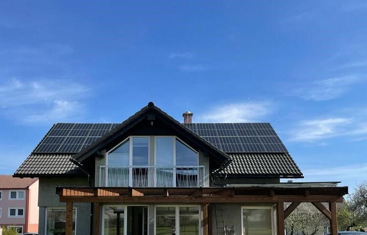 Reference: Instalace fotovoltaické elektrárny na klíč- Dolní Bousov 