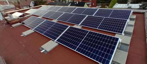 Reference Fotovoltaická elektrárna montovaná na rovné střeše- Praha- Ruzyně