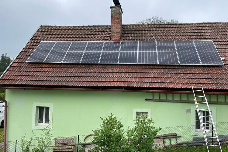 Reference: Instalace fotovoltaické elektrárny v obci Šonov v Královehradeckém kraji 