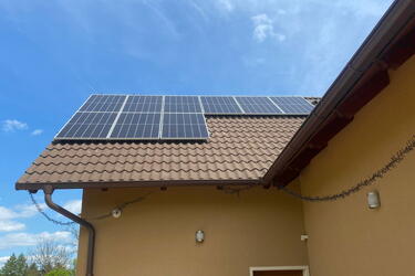 Reference: Fotovoltaická elektrárna instalována v Horní Polici 