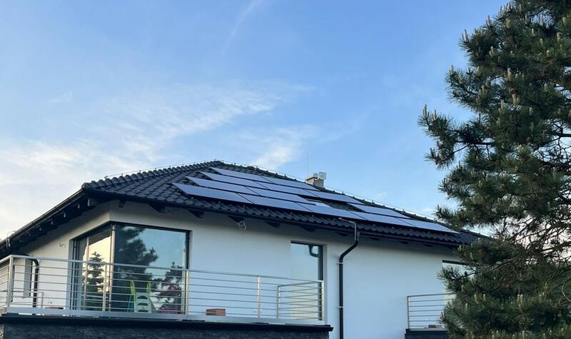 Reference: Fotovoltaická elektrárna s bateriovým úložištěm instalována v Trubíně