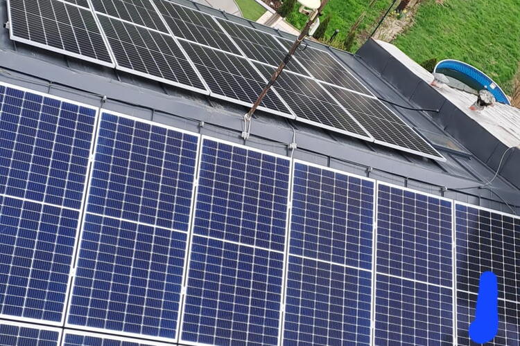 Reference: Montáž fotovoltaiky na rovnou střechu- Kunín 