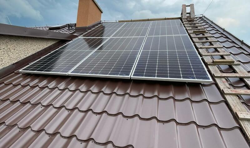 Reference: Střešní fotovoltaická elektrárna s bateriovým úložištěm - Náchod-Lipí 
