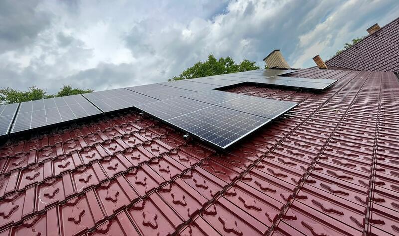 Reference: Fotovoltaická elektrárna s uložením do baterií- Kochánky