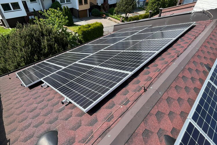 Reference: Realizace fotovoltaiky s bateriovým úložištěm- Liberec - Doubí 