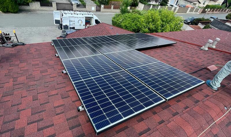 Reference: Fotovoltaická elektrárna realizována v obci Popovičky ve Středočeském kraji