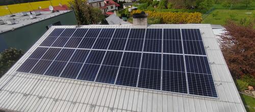 Reference Fotovoltaická elektrárna na klíč montována na sedlovou střechu v Holešově