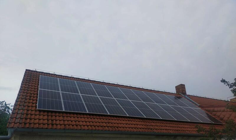 Reference: Fotovoltaická elektrárna instalována na sedlovou střechu - Temešvár